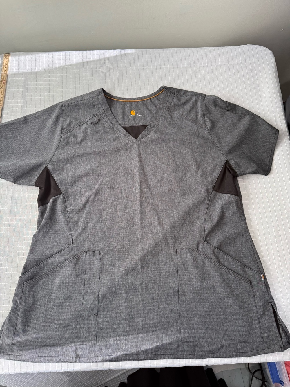 Carhartt Gray Unisex Medical Scrub Top Size L Short Sleeve V-Neck Solid - Picture 2 of 7